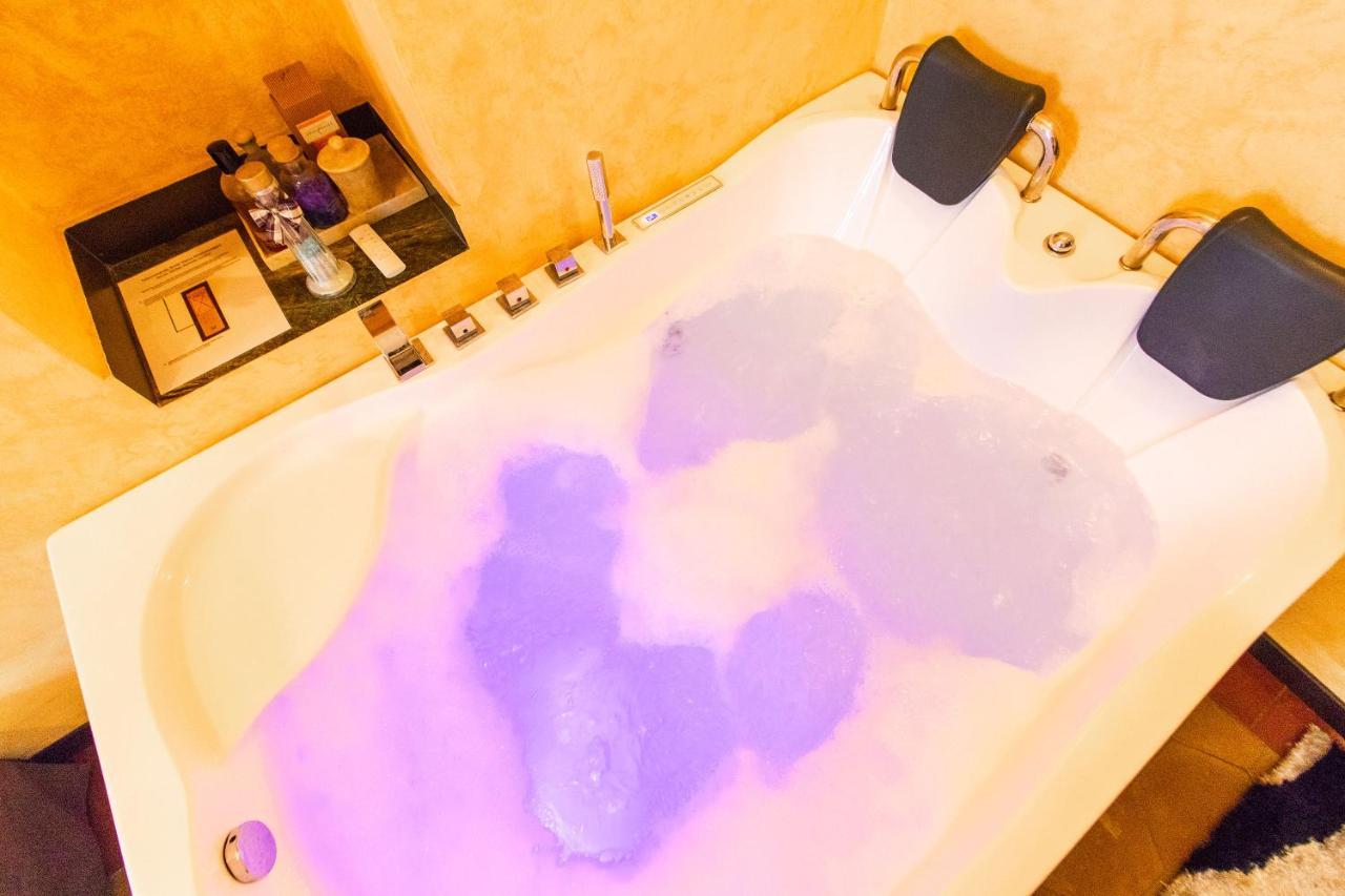 Apartment Borgo San Paolo Stylish Apt With Jacuzzi