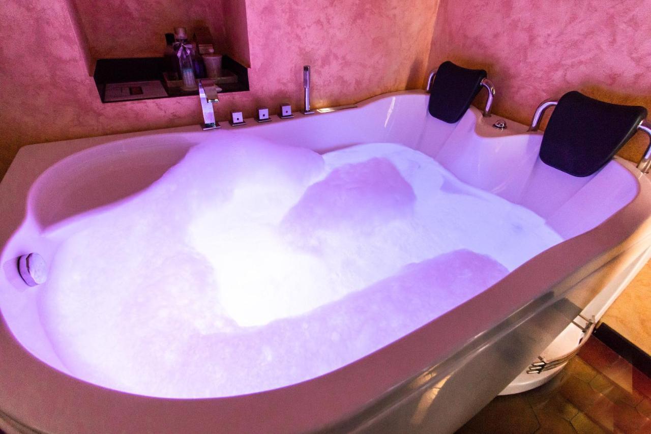 Apartment Borgo San Paolo Stylish Apt With Jacuzzi Turin