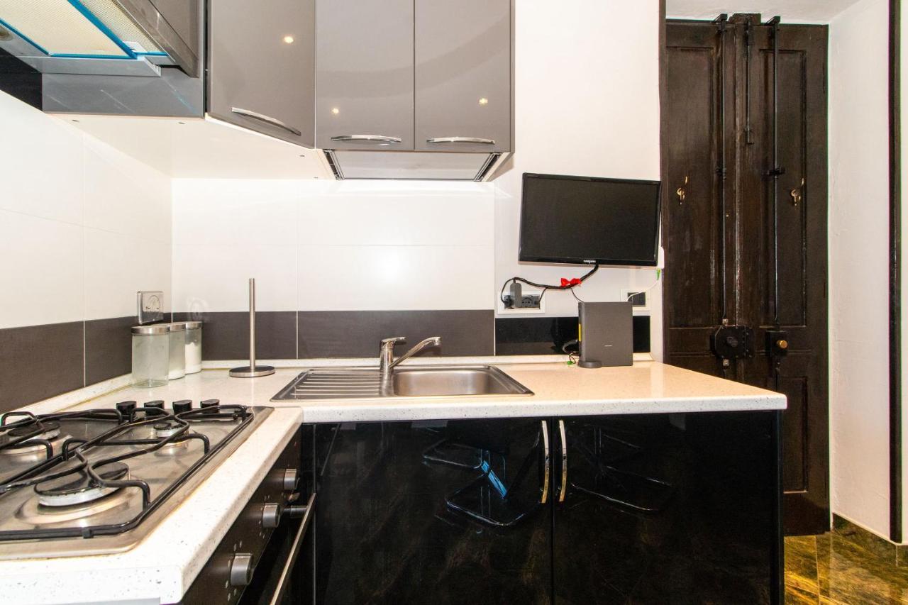 Apartment Borgo San Paolo Stylish Apt With Jacuzzi