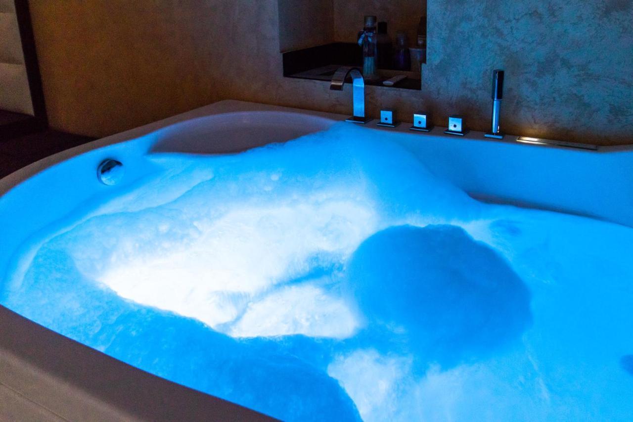 Borgo San Paolo Stylish Apt With Jacuzzi * Turin
